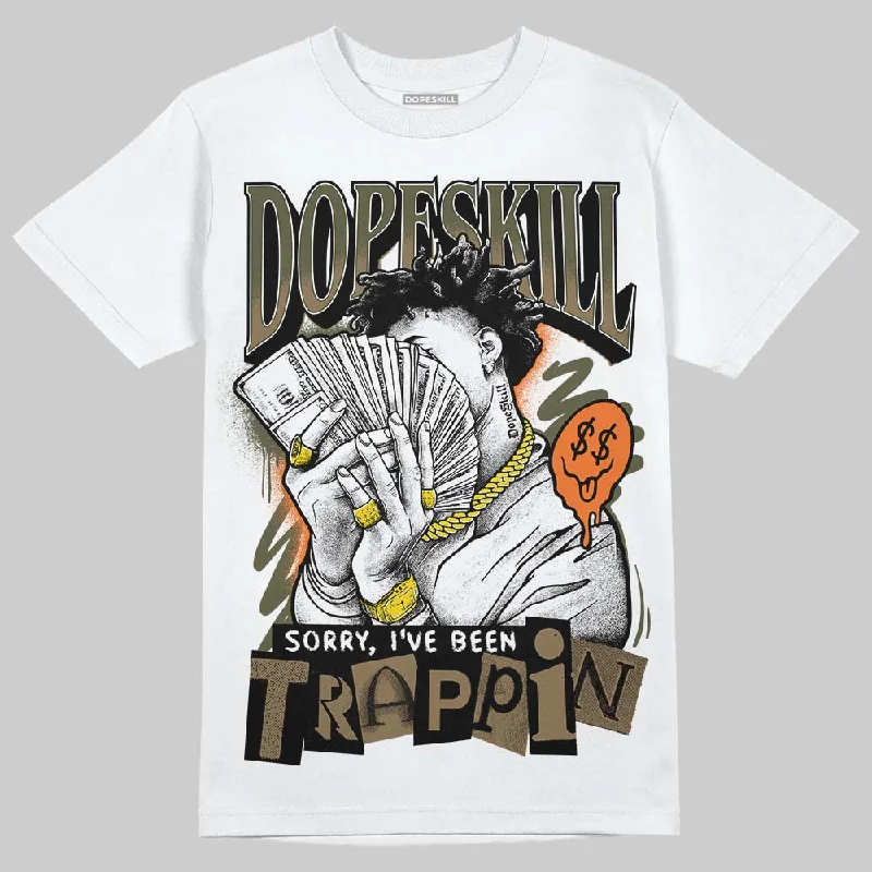 Trendy T-Shirt-Samba OG Focus Olive DopeSkill T-Shirt Sorry I've Been Trappin Graphic